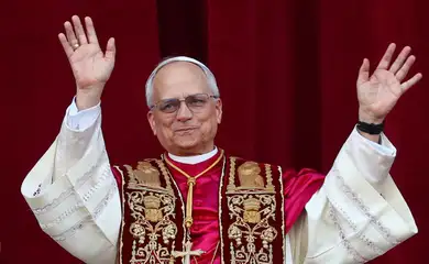 Habemus Papam! Cardeal Robert Prevost assume a cátedra de São Pedro como Leão XIV